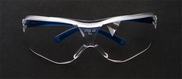 3M10434中国款流线型防护眼镜