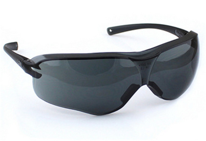 3M10435防护眼镜