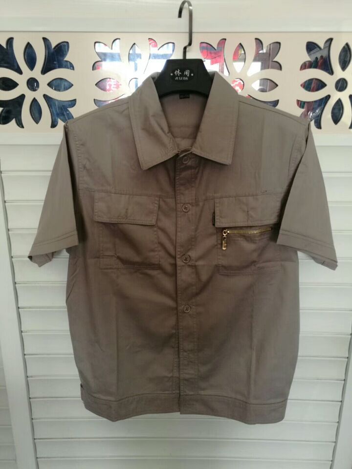 米黄色夏装短袖